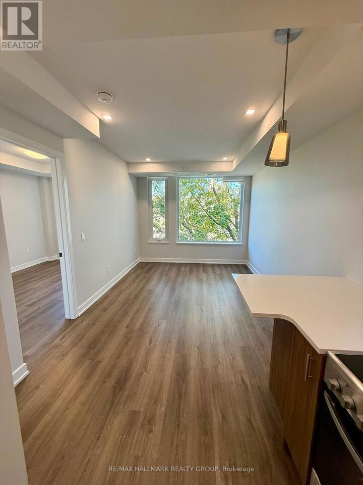 Property Photo:  28 Pretoria Avenue 501  ON K1S 1W7 