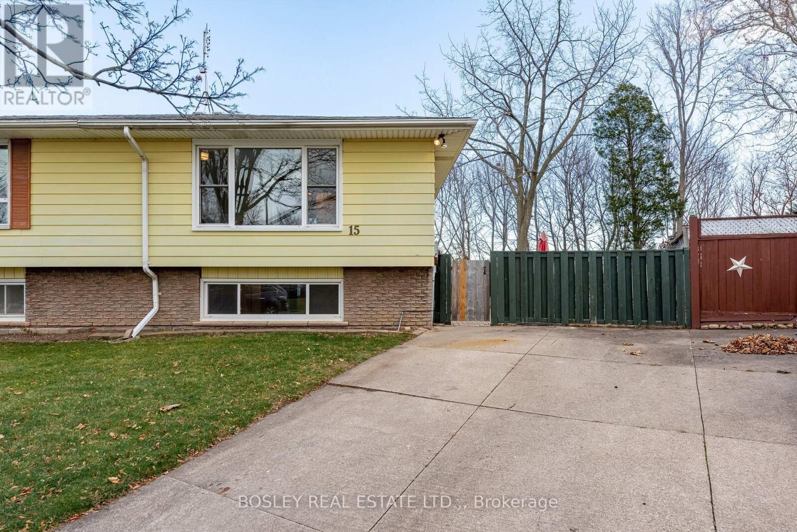 Property Photo:  15 Alden Court  ON L2T 3X2 
