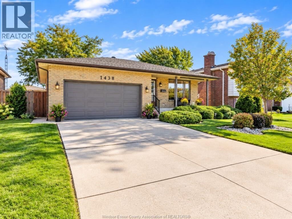 Property Photo:  1438 Rushwood Crescent  ON N9H 2B2 