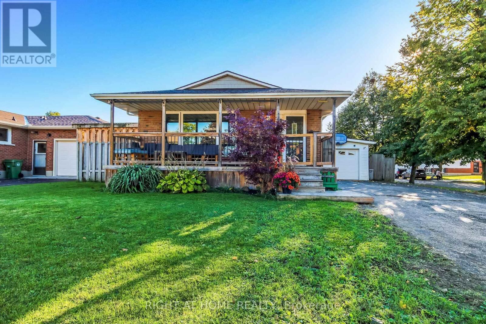 Property Photo:  10 David Drive  ON N5R 5L3 