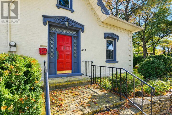 Property Photo:  338 Fergus Street North  ON N0G 2L2 