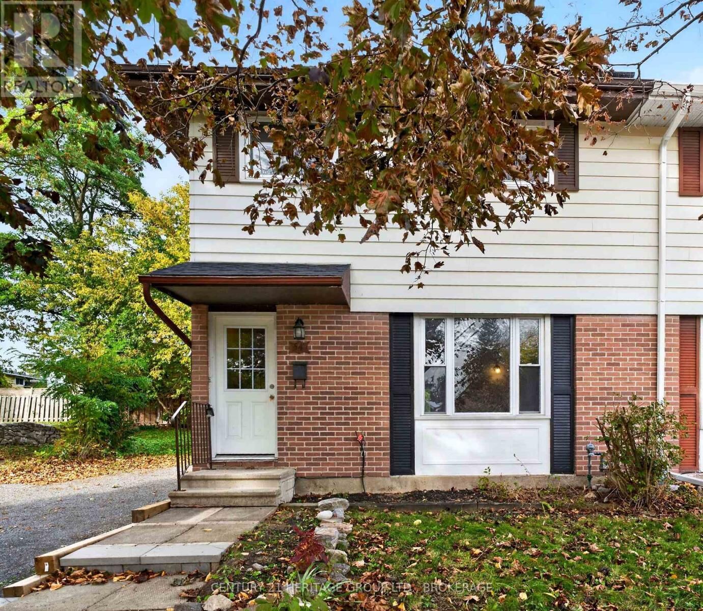 Property Photo:  54 Woodstone Crescent  ON K7M 6K9 