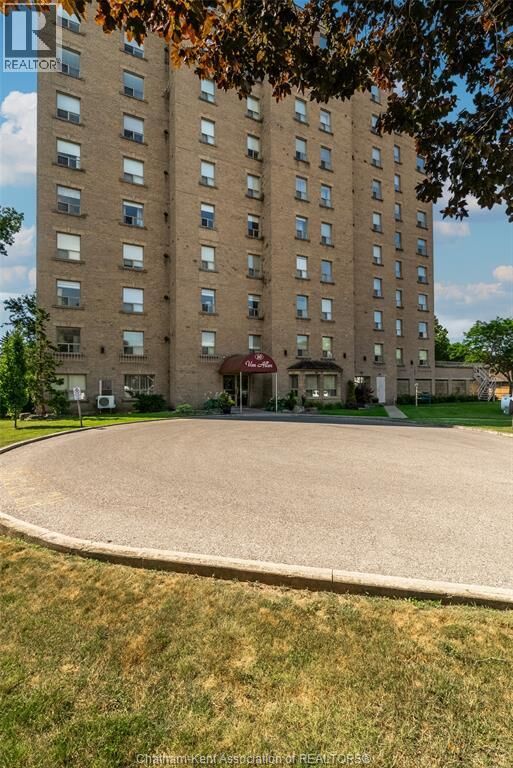 Property Photo:  10 Van Allen Avenue 903  ON N7L 5K1 