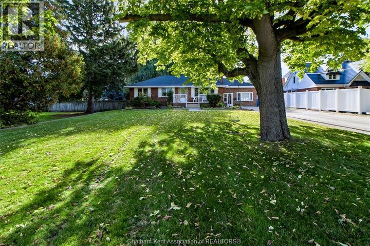 Property Photo:  16 Indian Creek Road West  ON N7M 2E1 
