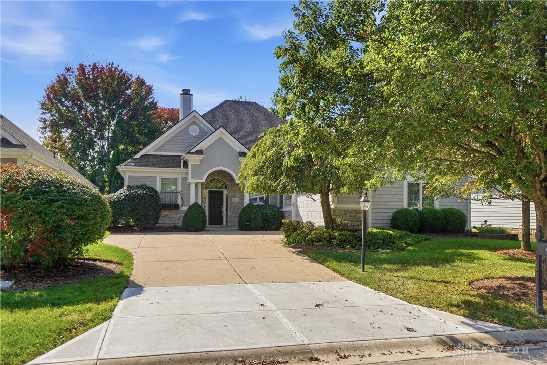 Property Photo:  1016 Wedgestone Court  OH 45458 