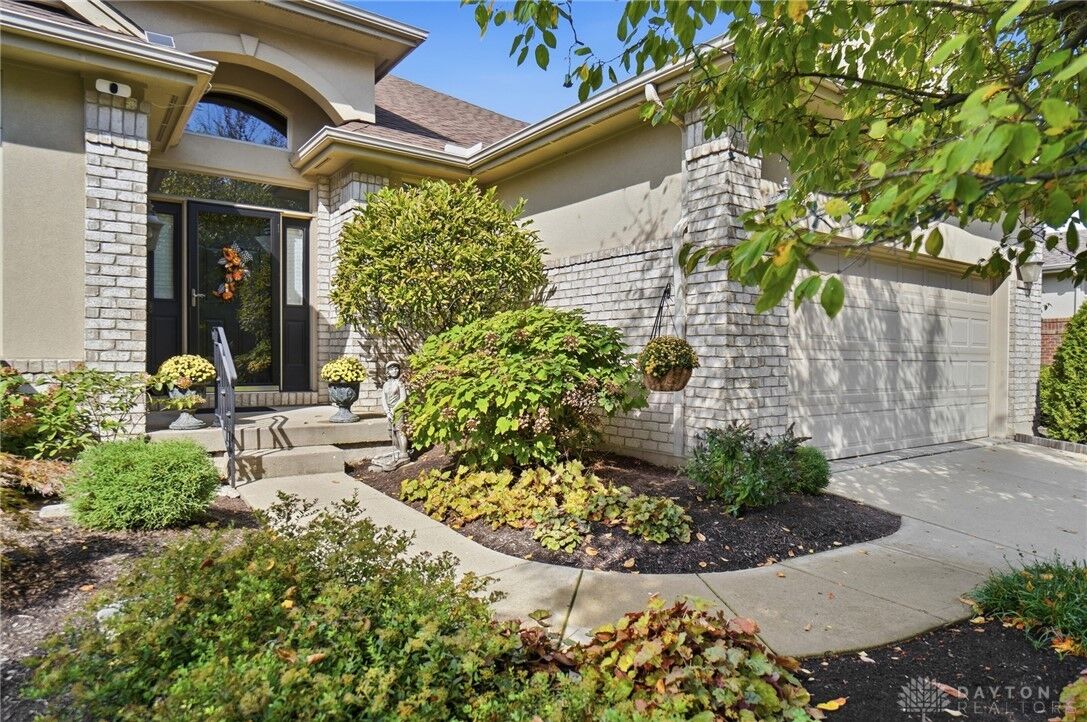 Property Photo: 837 Eagle Run Drive OH 45458