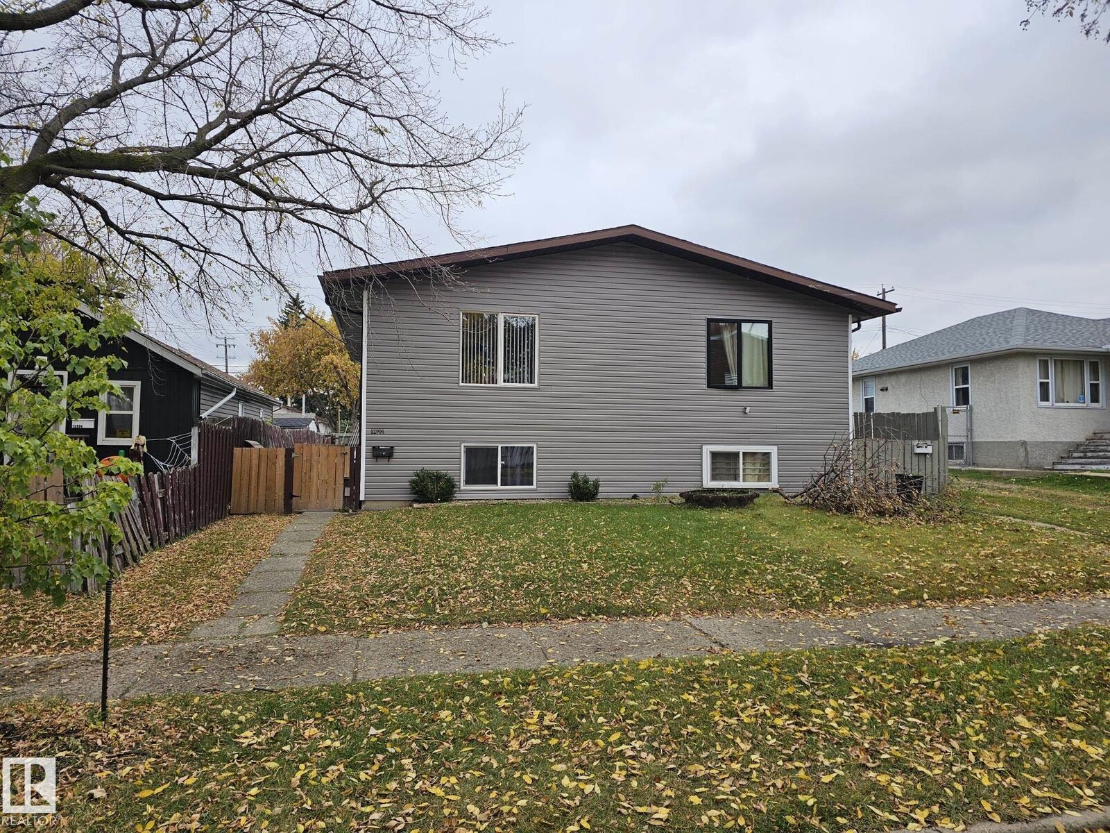 Property Photo:  12906-12908 68 Street NW  AB T5C 0E8 