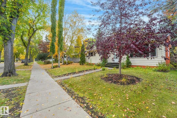 Property Photo:  9256 148 Street NW  AB T5R 1A3 