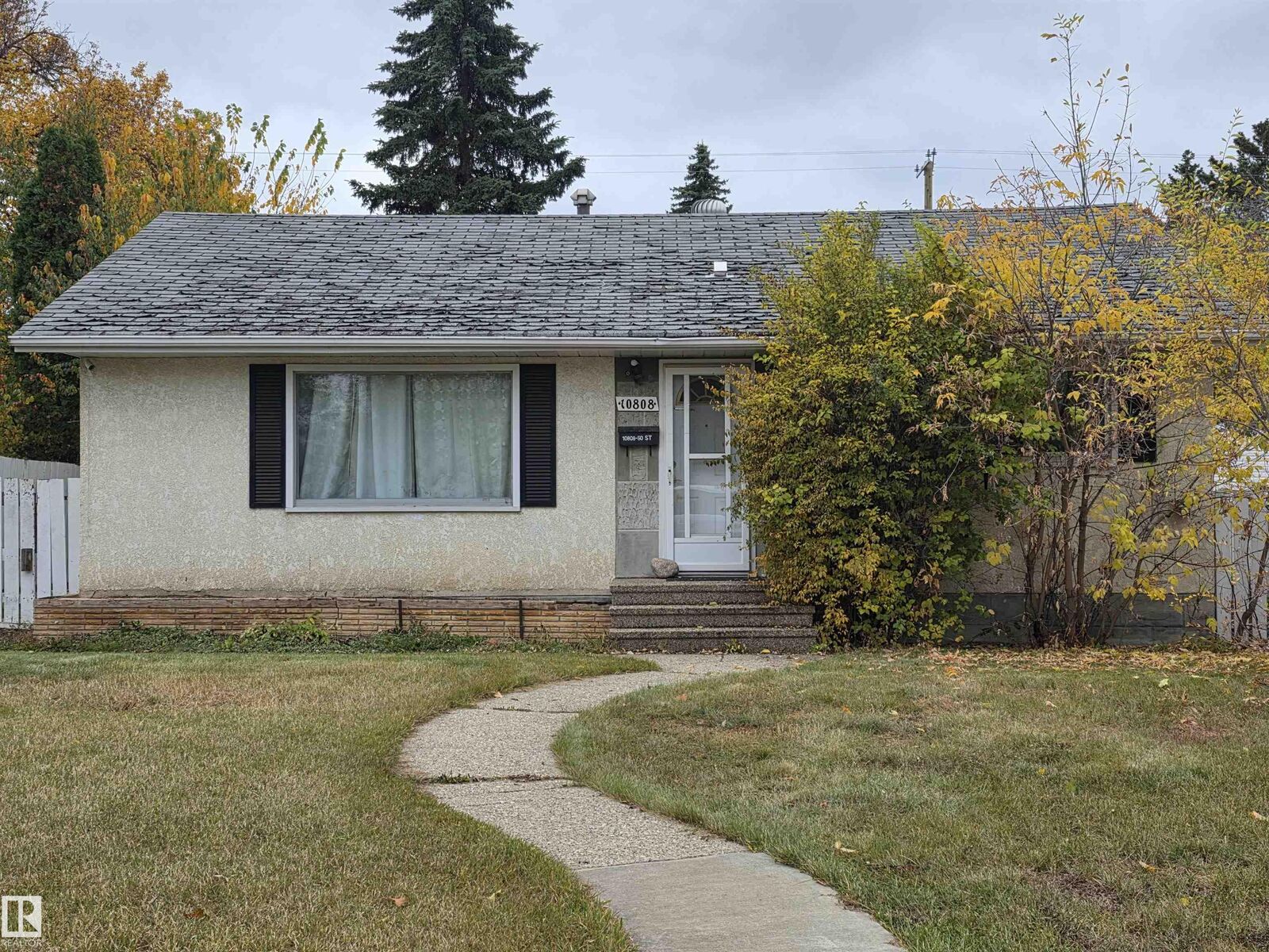 Property Photo:  10808 50 Street NW  AB T6A 2E4 