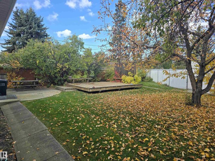 Property Photo: 11736 43 Avenue NW AB T6J 0Y7
