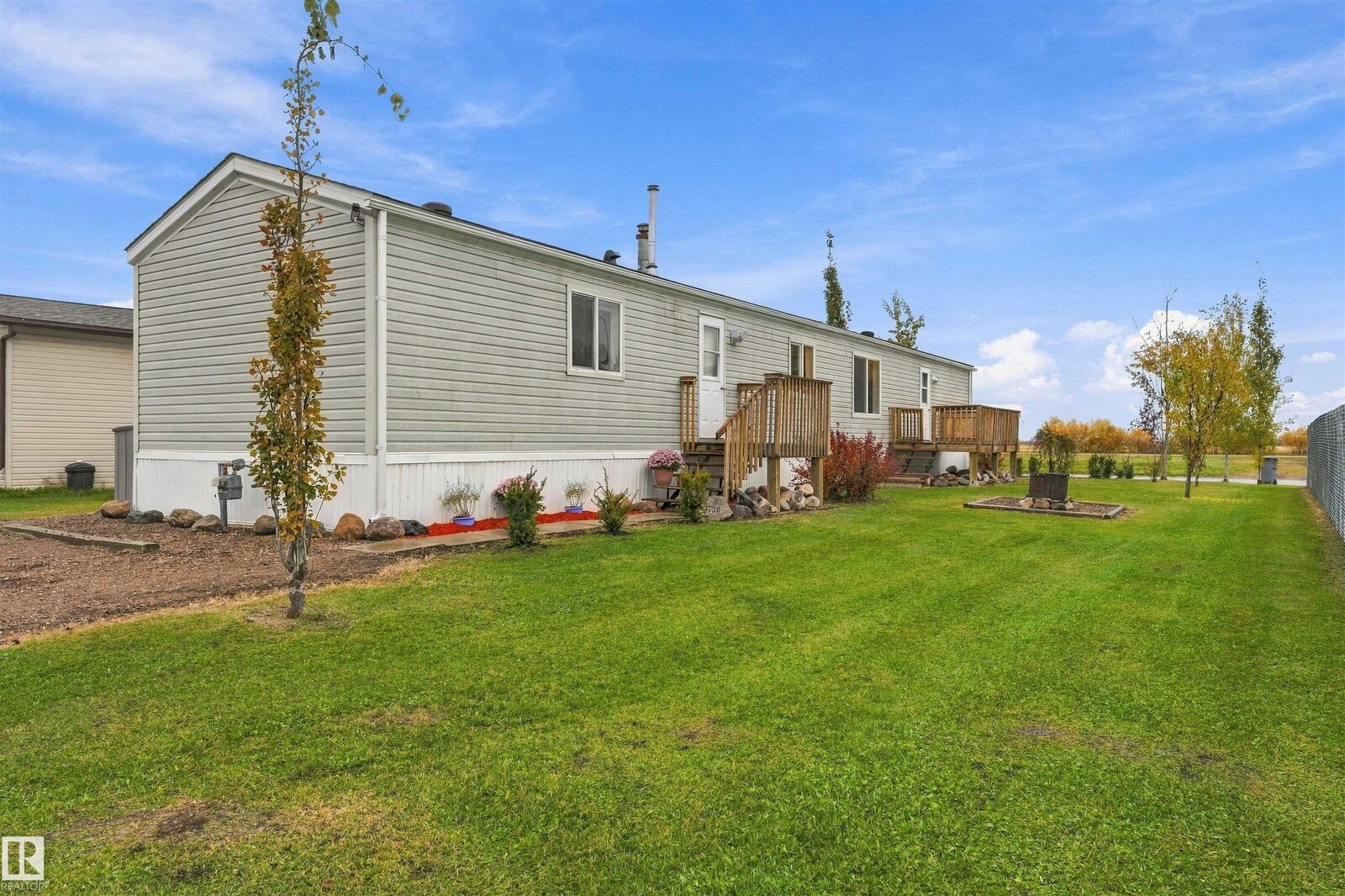 Property Photo:  4726 49A Street  AB T0G 2J0 