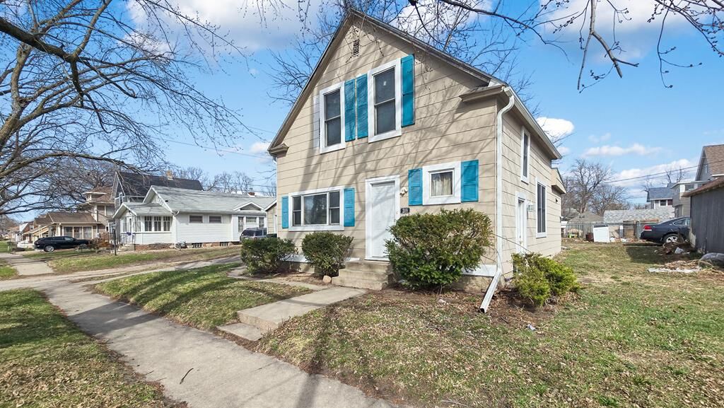 Property Photo: 209 N 18th St IA 50501