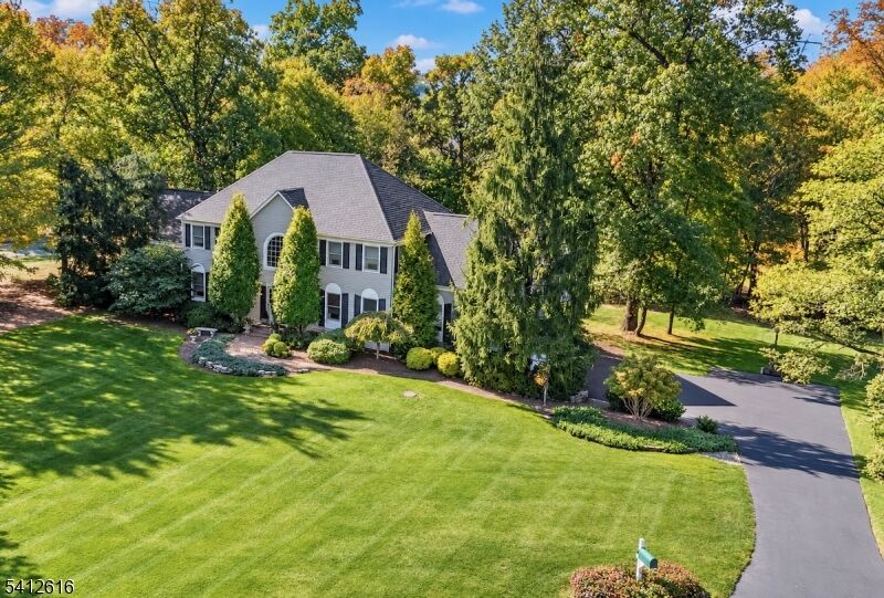 Property Photo:  1 Maxwell Ct  NJ 08822 