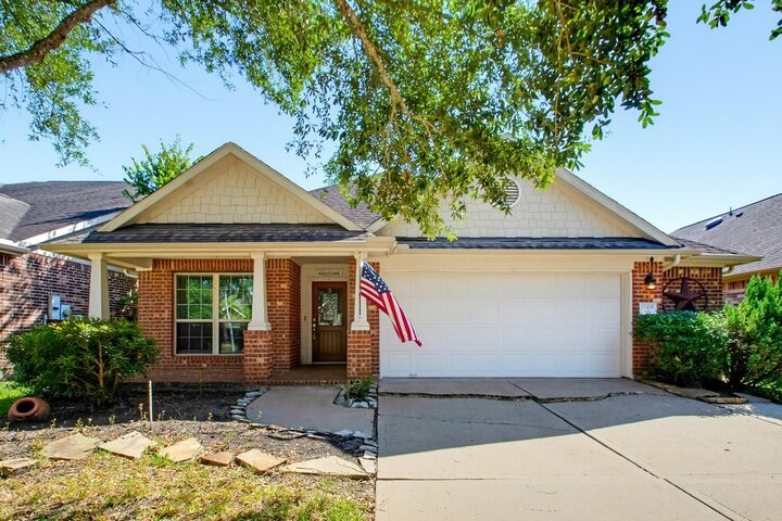 Property Photo: 13406 Quail Landing Lane TX 77583