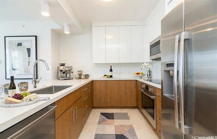 Property Photo:  629 Keeaumoku Street 1610  HI 96814 