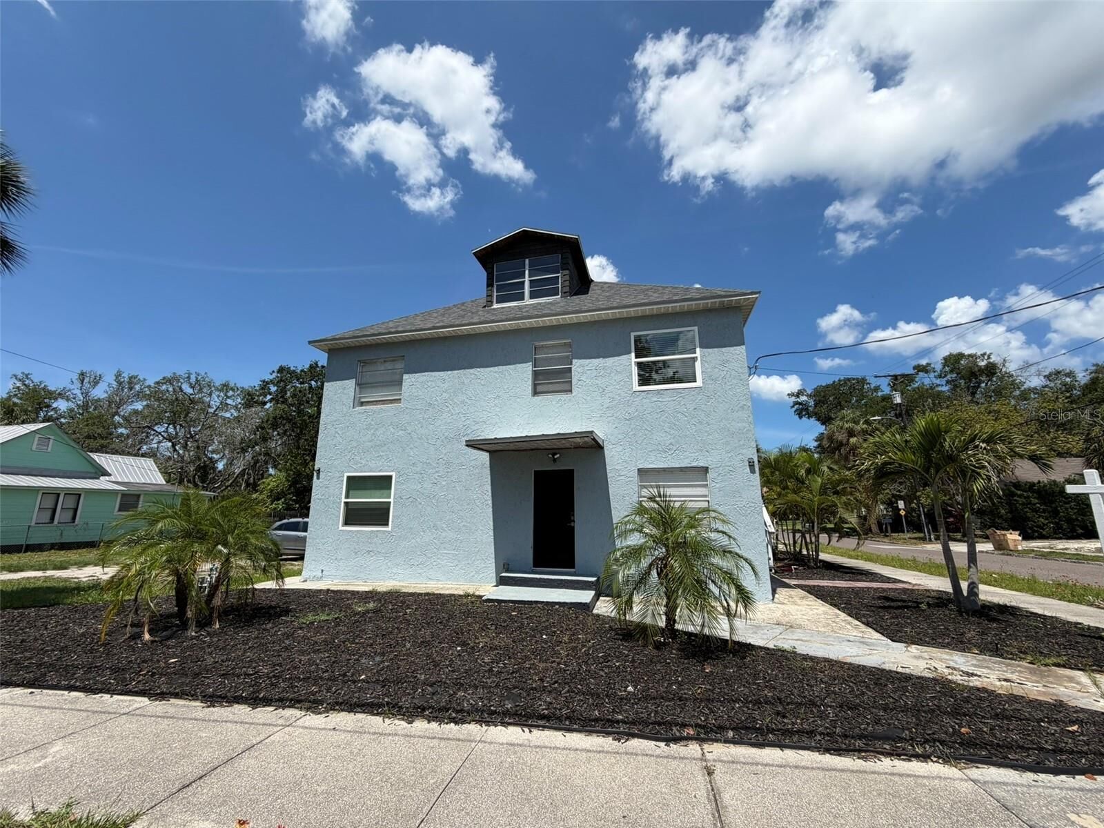 Property Photo:  101 W Lemon Street 4  FL 34689 
