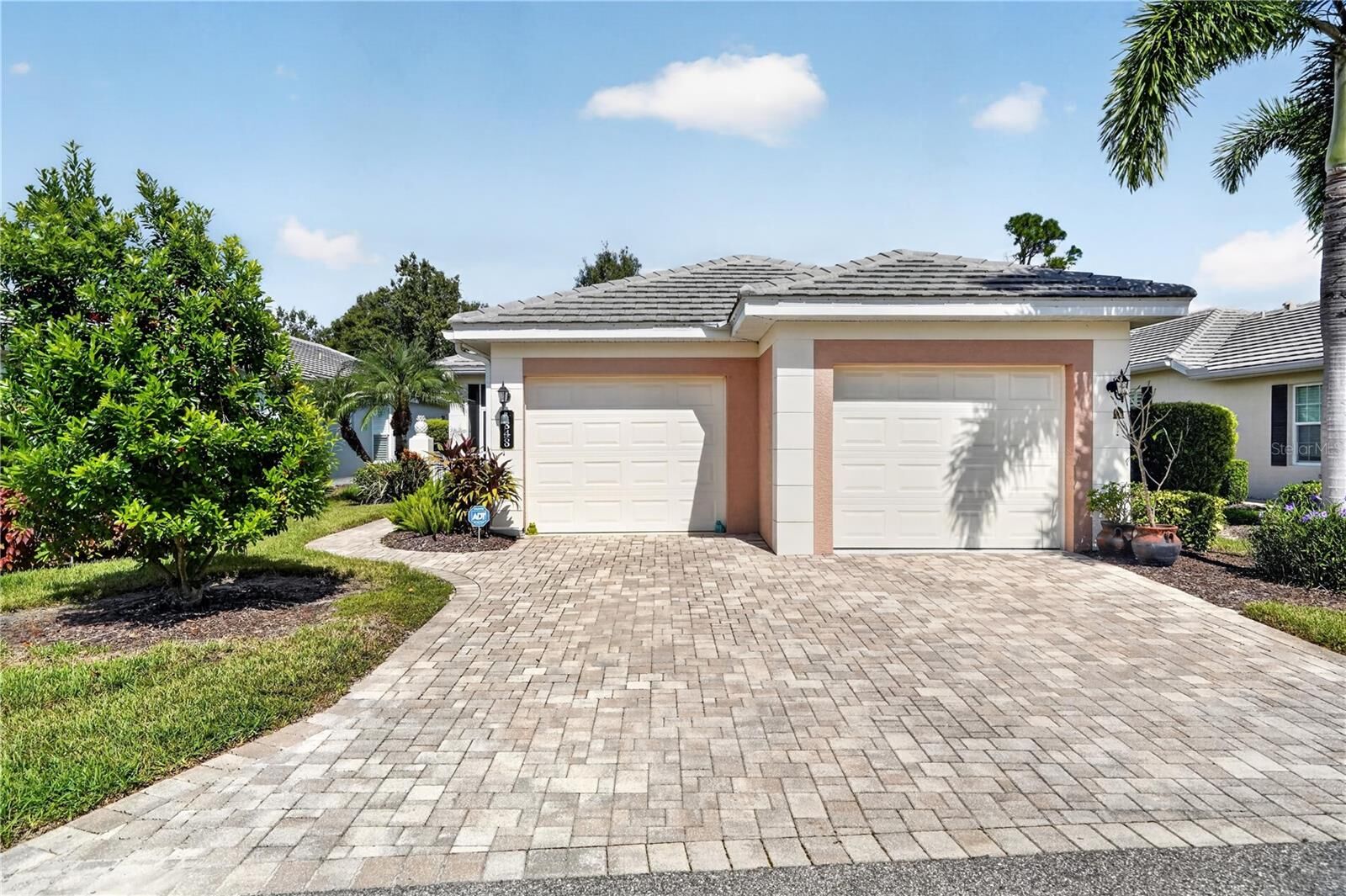 Property Photo:  1848 Lancashire Drive 1848  FL 34293 