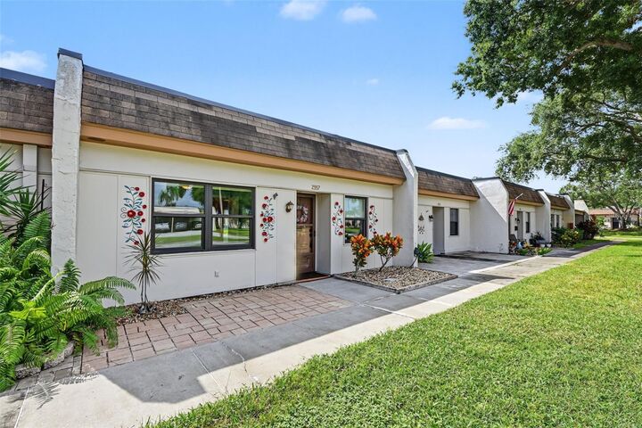 Property Photo:  2957 Flint Drive S  FL 33759 