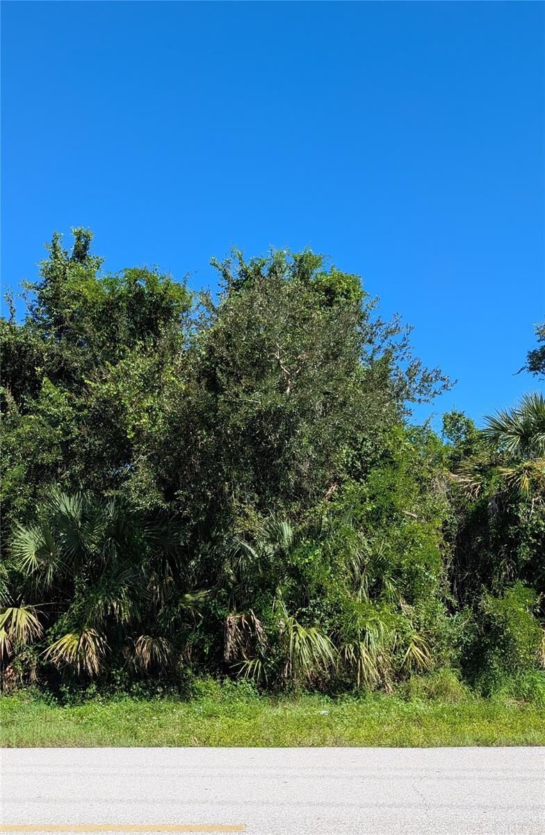Property Photo: 16475 Chamberlain Boulevard FL 33954