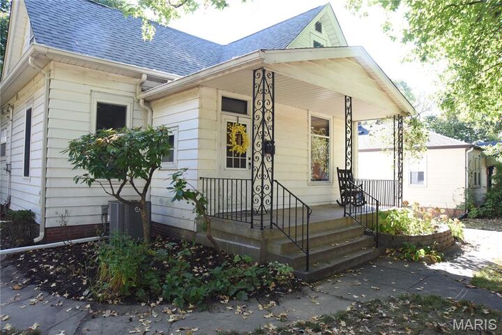 Property Photo:  142 Springer Avenue  IL 62025 