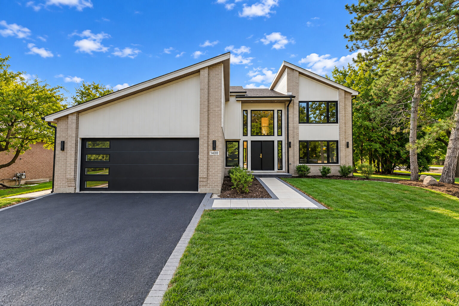 Property Photo:  1400 Kingsport Court  IL 60062 