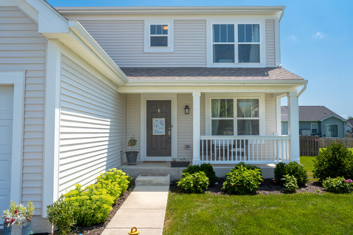 Property Photo: 1004 Daniel Street IL 60545
