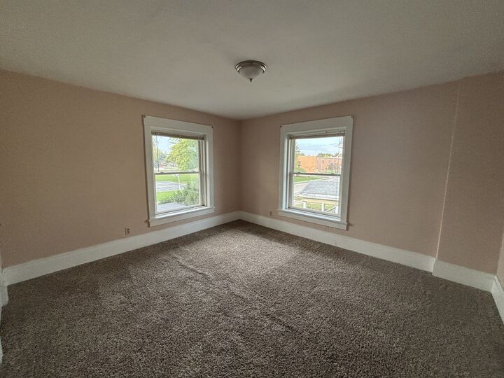 Property Photo: 325 3rd Avenue S IA 52732
