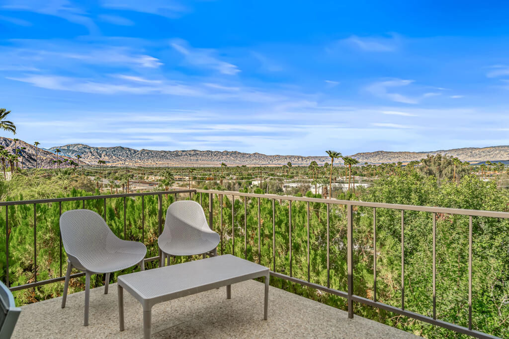 Property Photo:  2002 Southridge Drive  CA 92264 