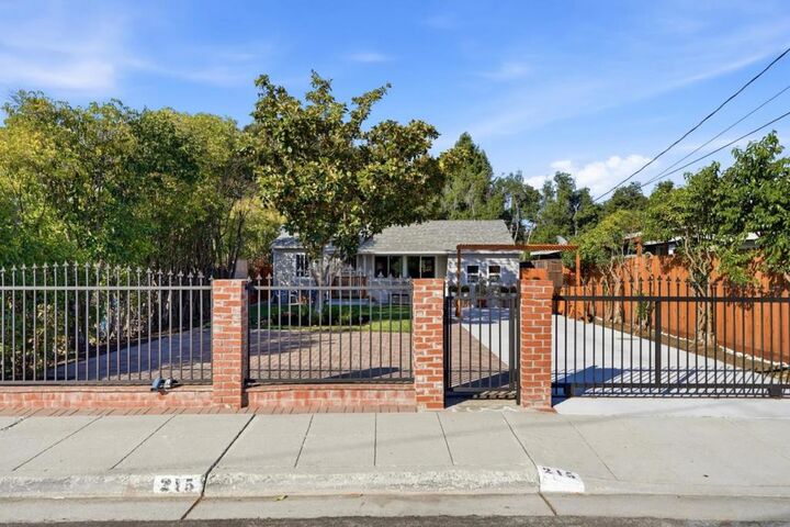 Property Photo:  215 Newbridge Street  CA 94025 
