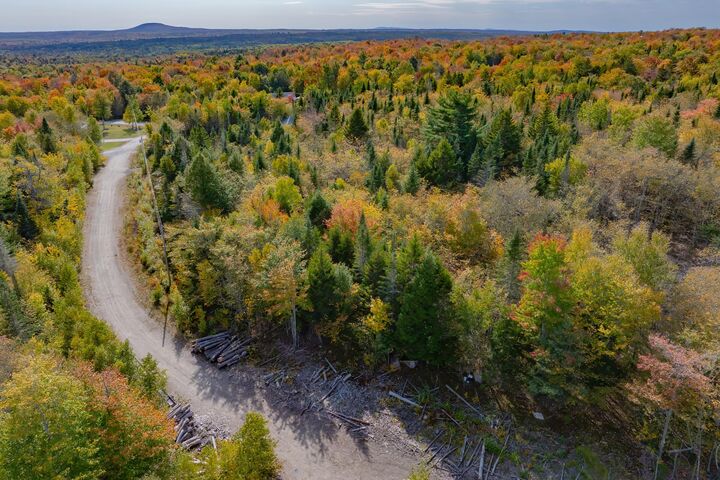 Property Photo:  80 Dollard Farm Way  ME 04605 