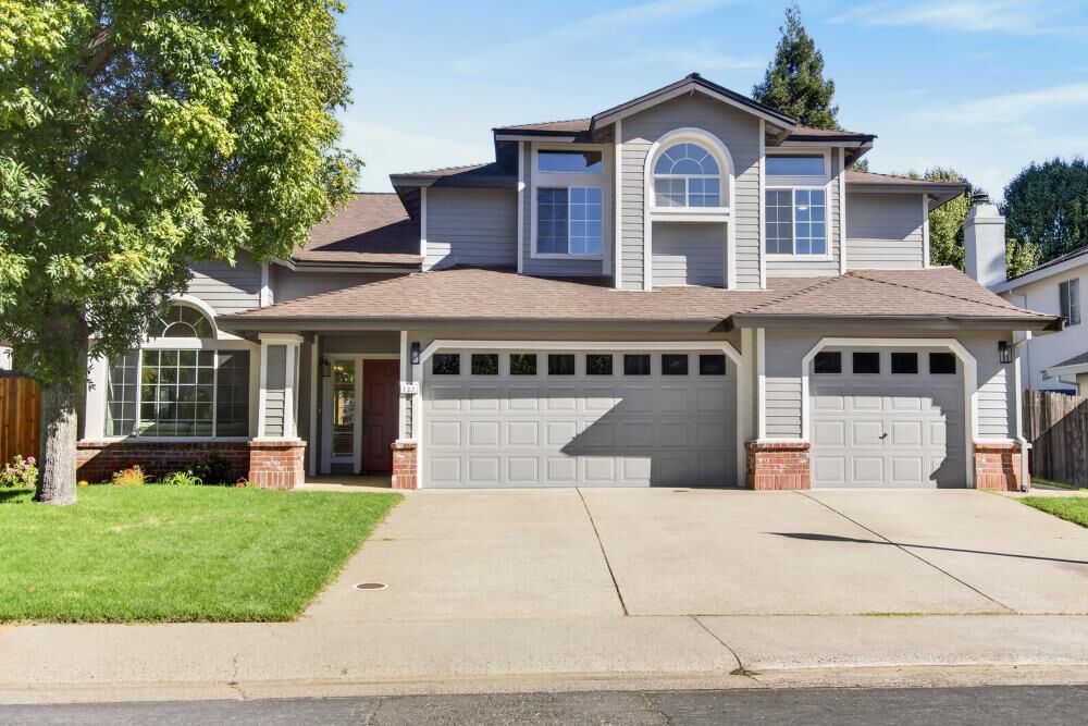 Property Photo: 132 Bloomfield Way CA 95630
