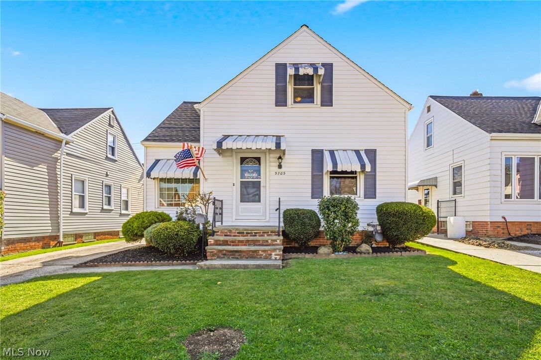 Property Photo:  5703 Pelham Drive  OH 44129 