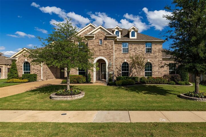 Property Photo:  501 Rawhide Path  TX 76248 