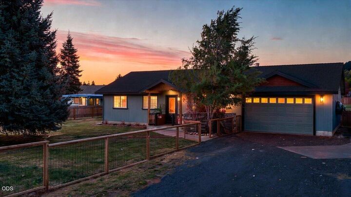 Property Photo: 1750 NW Odem Avenue OR 97760