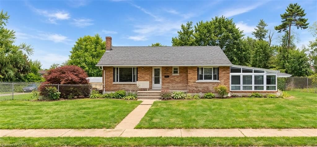 Property Photo:  88 Henry Street 2nd Unit  ON N1R 3W8 