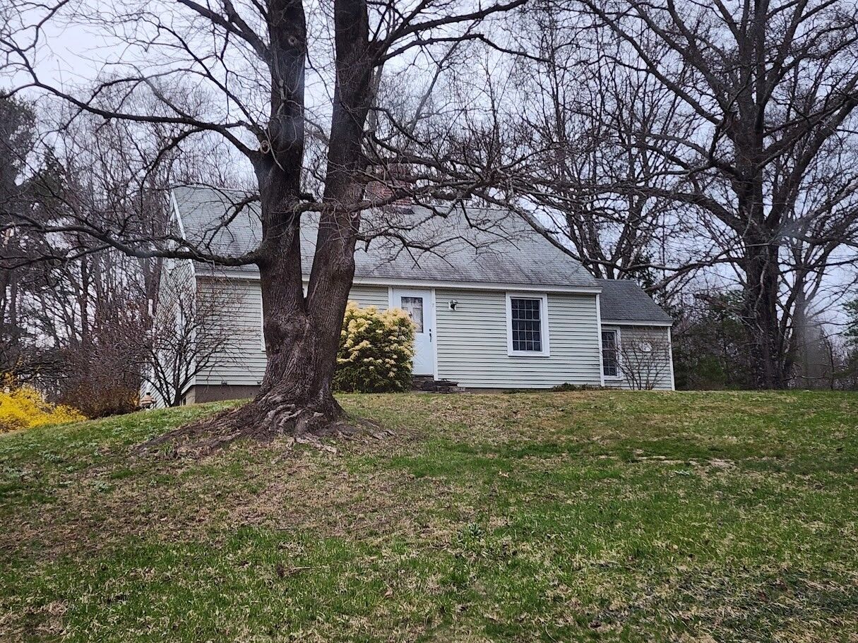 Property Photo:  7 Windle Ave  MA 01536 