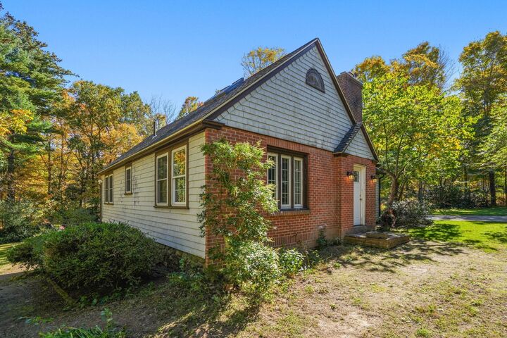 Property Photo:  64 Sterling Pl  MA 01583 