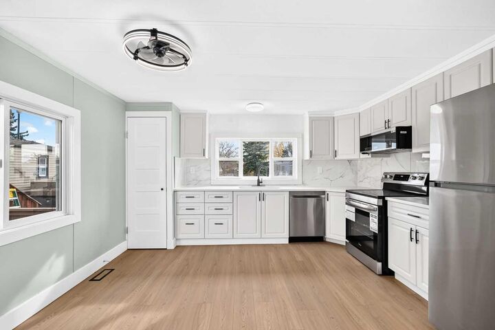 Property Photo:  407 Kanell Drive NE  AB T1V 1J6 