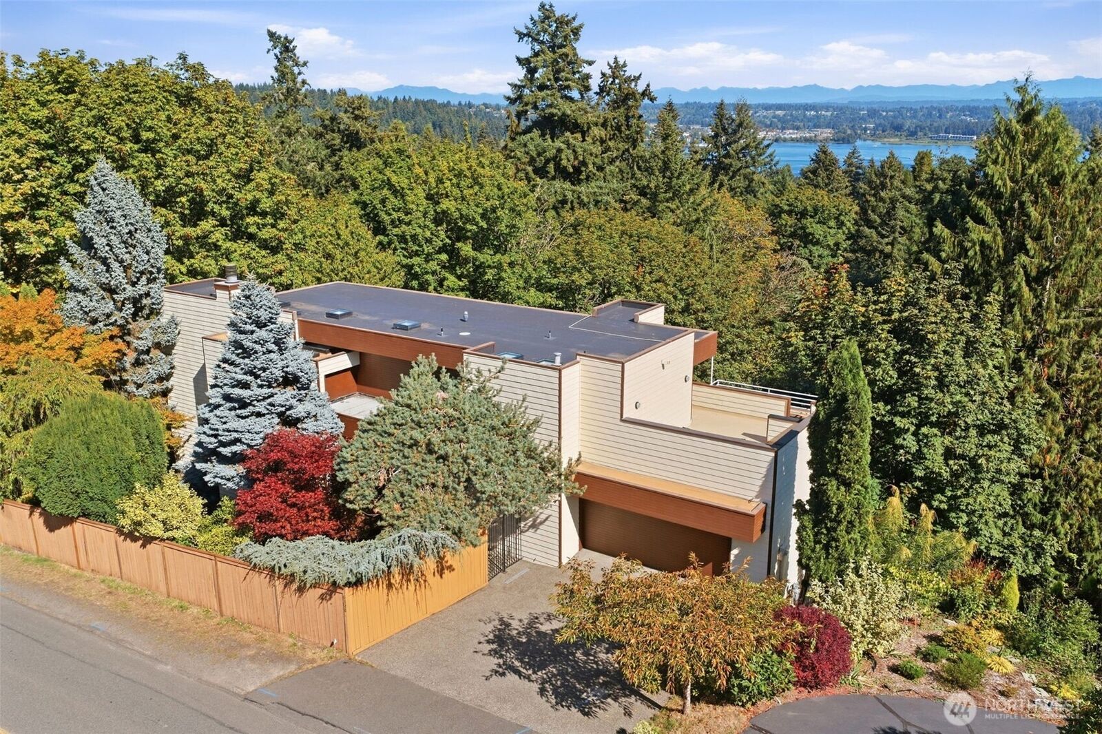 Property Photo: 16328 35th Avenue NE WA 98155
