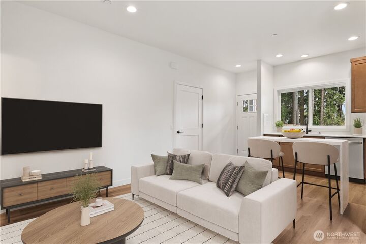 Property Photo:  7018  Wetmore Avenue B  WA 98203 