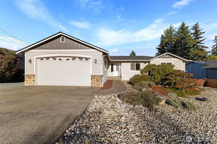 Property Photo: 2927 Viewmont Place WA 98282