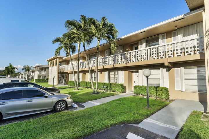 Property Photo:  1050 Citrus Way 202  FL 33445 