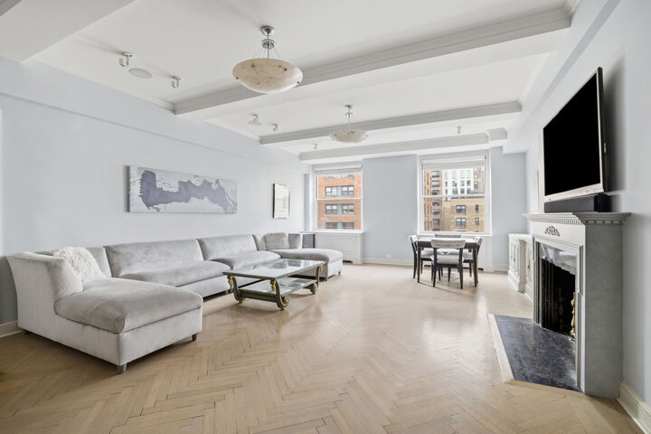 Property Photo:  1040 Park Avenue 8E  NY 10028 