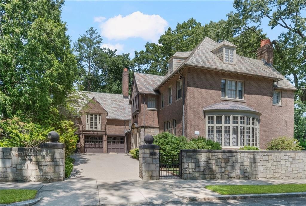 Property Photo:  330 Freeman Parkway  RI 02906 