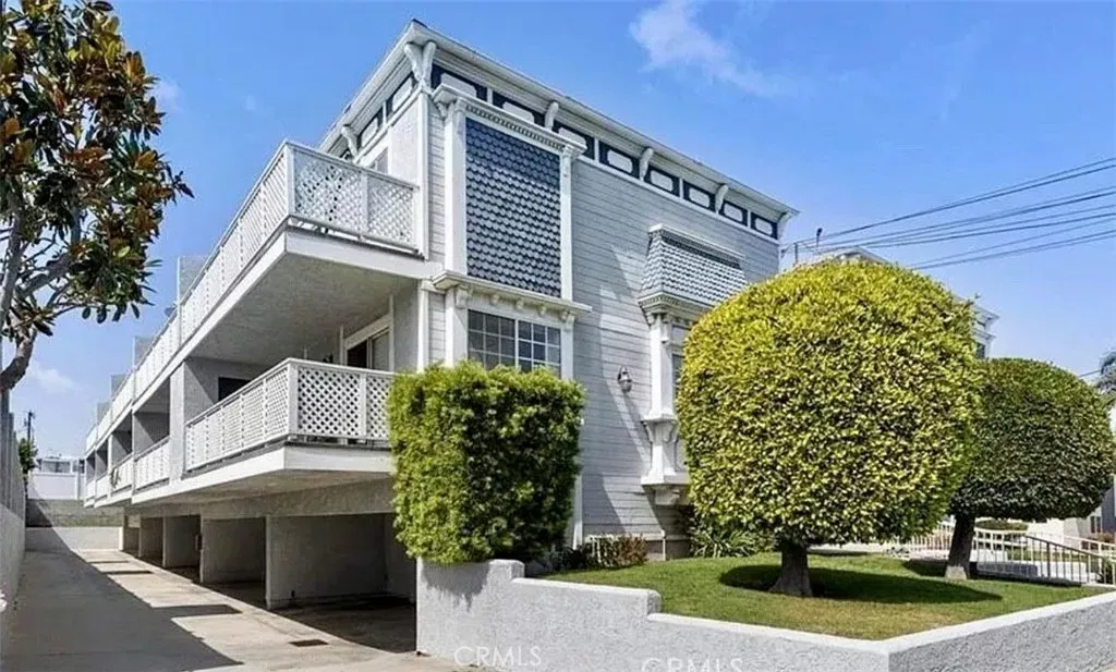 Property Photo:  1421 12th Street 5  CA 90266 