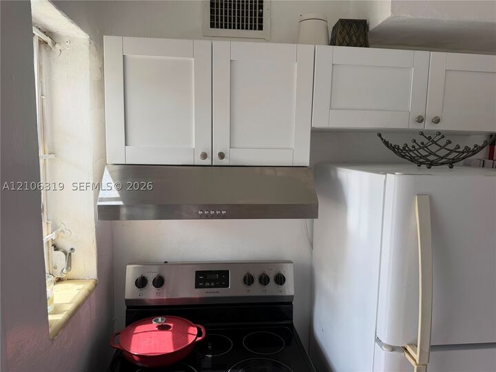 Property Photo:  637 SW 11th St 5W  FL 33130 
