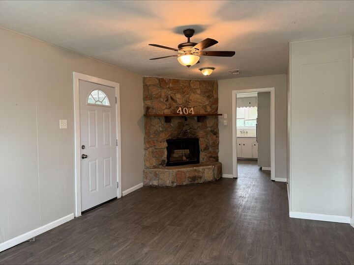 Property Photo: 404 Crepe Myrtle TX 77630
