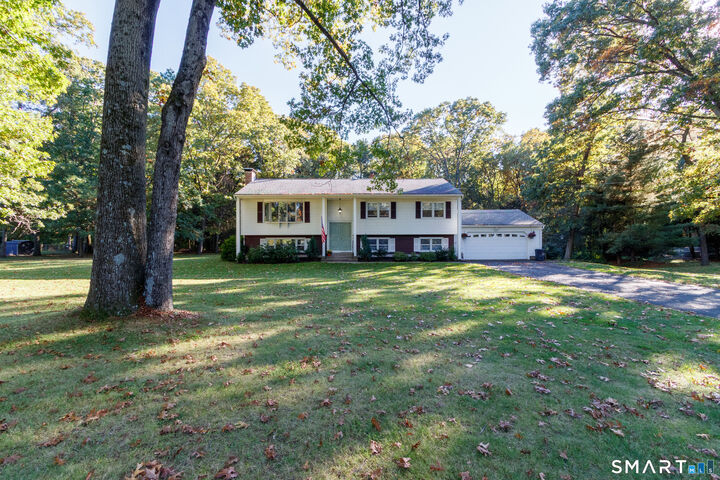 Property Photo:  35 Bowling Green Drive  CT 06473 