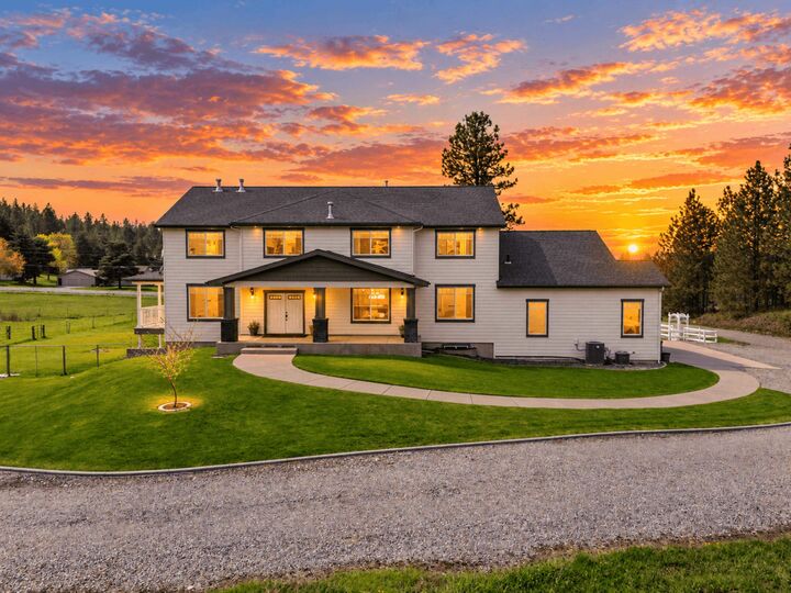 Property Photo: 4127 S Sullivan Rd WA 99037