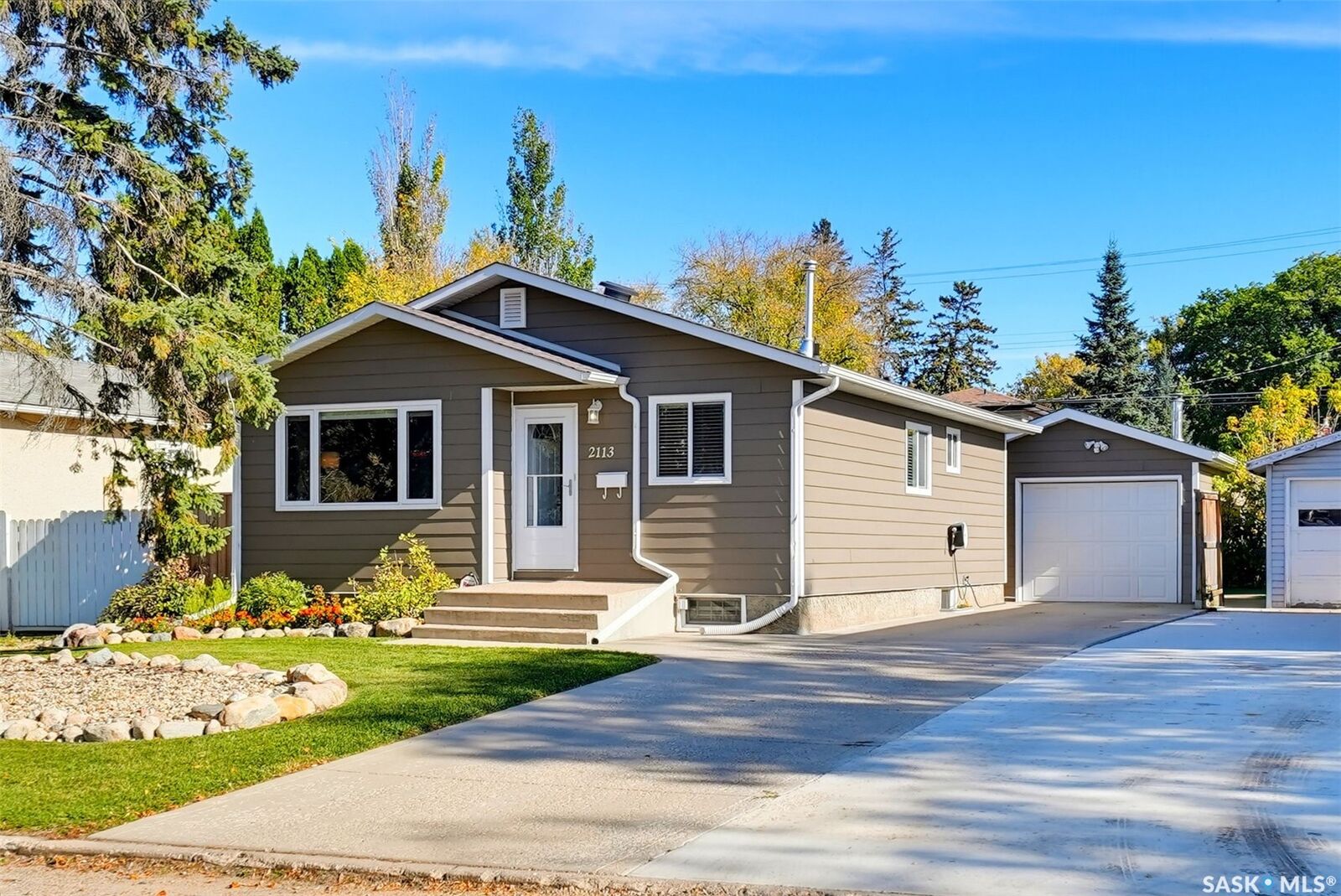 Property Photo:  2113 Ste Cecilia Avenue  SK S7M 0P3 